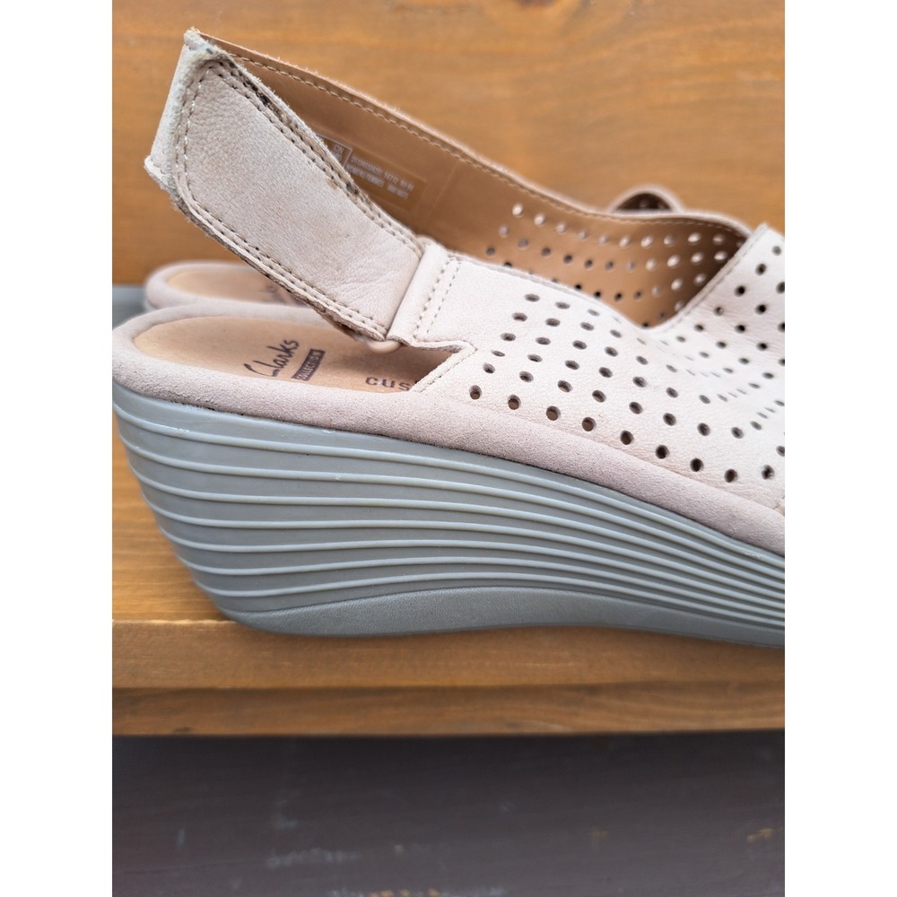 Clarks Women's Pink Wedge Sandals 8.0 Perforated Nubuck Leather Cushion Footbed - Picture 3 of 12